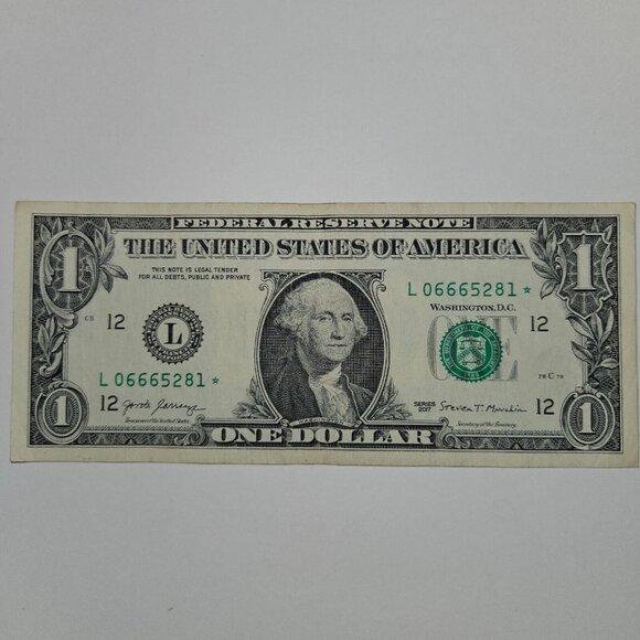 United States $1 Bill Star Note Series 2017 L06665281* (B217) - Picture 2 of 4